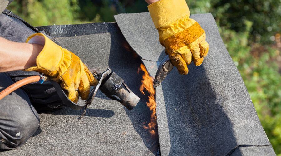 Professional gutter cleaning in Olney, MD